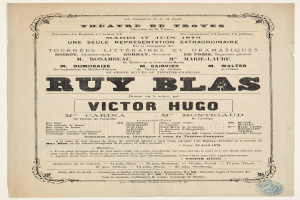 Eine alte Zeitungsanzeige für das Stück "Ruy Blas" von Victor Hugo, die den Text der Vorstellung beschreibt.