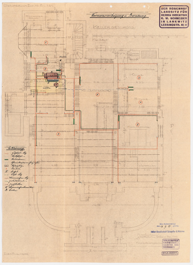 Schwarze und weiße architektonische Zeichnung des Rosenhof-Krankenhauses in Hamburg, Deutschland, die detaillierte Layouts mit zahlreichen Drähten, Zimmern, Fluren und Textanmerkungen zeigt.