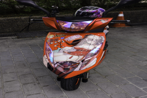 GER-DU: Teenager fällt von E-Scooter und erleidet schwere Verletzungen