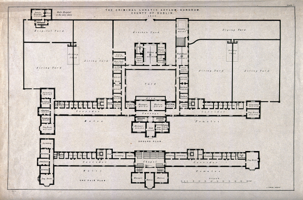 Schwarz-weißer Architekturplan eines Grundrisses mit zahlreichen beschrifteten Räumen, darunter ein als Irrenhaus für Kriminelle ausgewiesener Bereich, begleitet von handgeschriebenem Text.