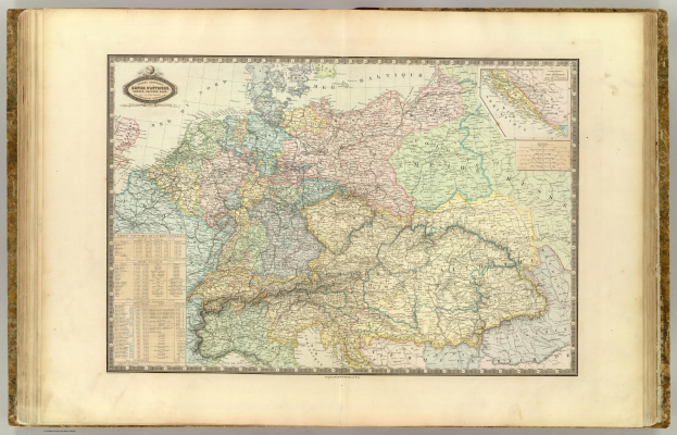 Ein offenes altes Buch mit einer detaillierten historischen Karte der deutschen Provinzen und Städte.