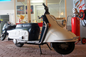 MK-POL: Brand - Diebstahl aus Auto - Kleine Motorräder und E-Scooter gestohlen